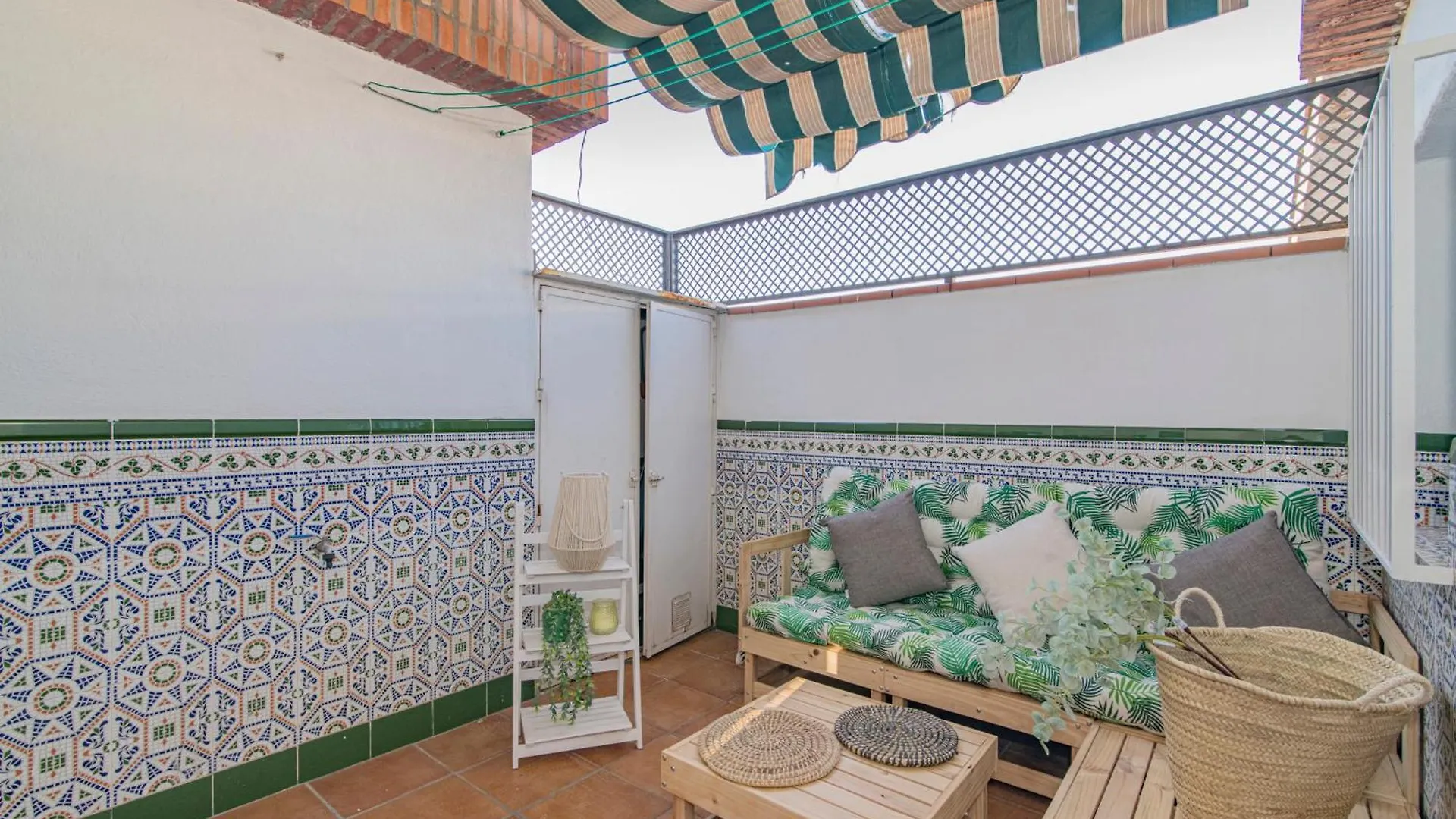 Atico Trucha Retreat Con Terraza Appartement Granada Spanje