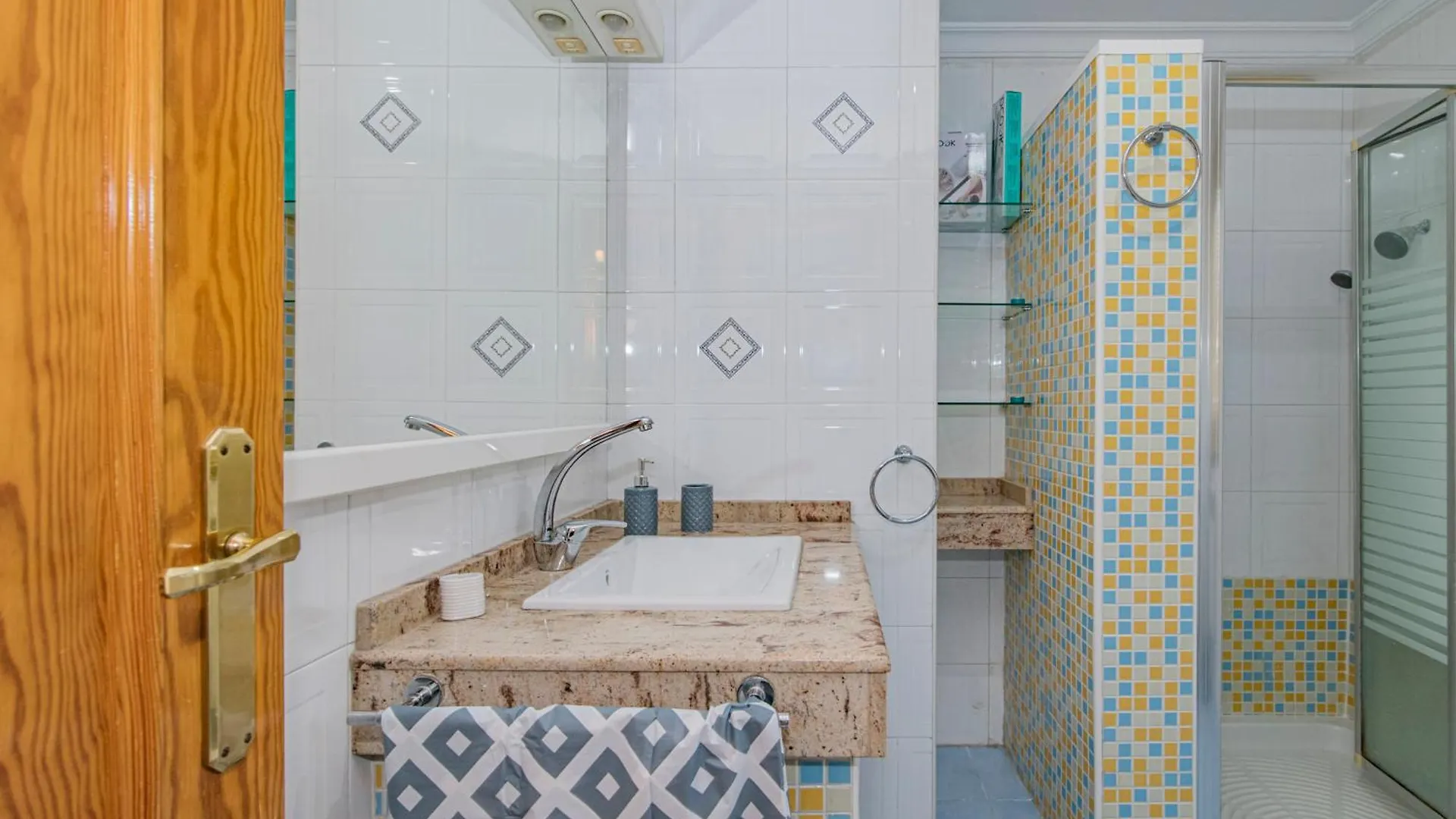 Atico Trucha Retreat Con Terraza Apartment Granada